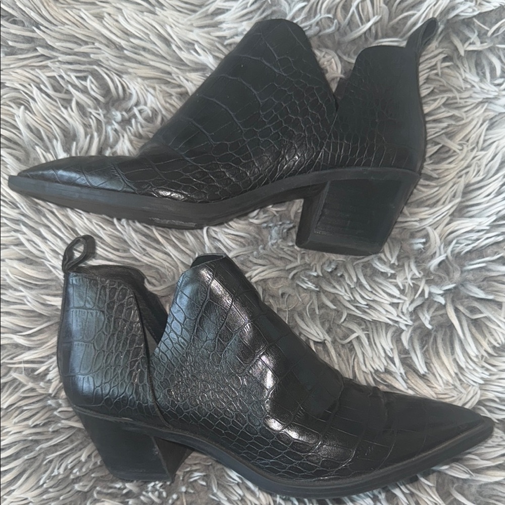 Black Croc-Embossed Ankle Boots Dolce Vita
